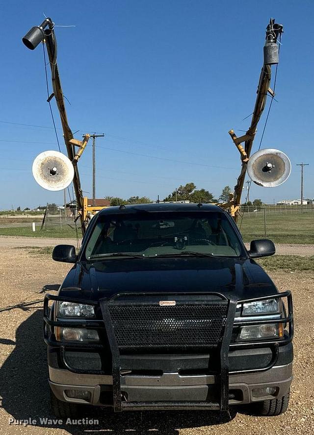 Image of Chevrolet 2500 equipment image 1