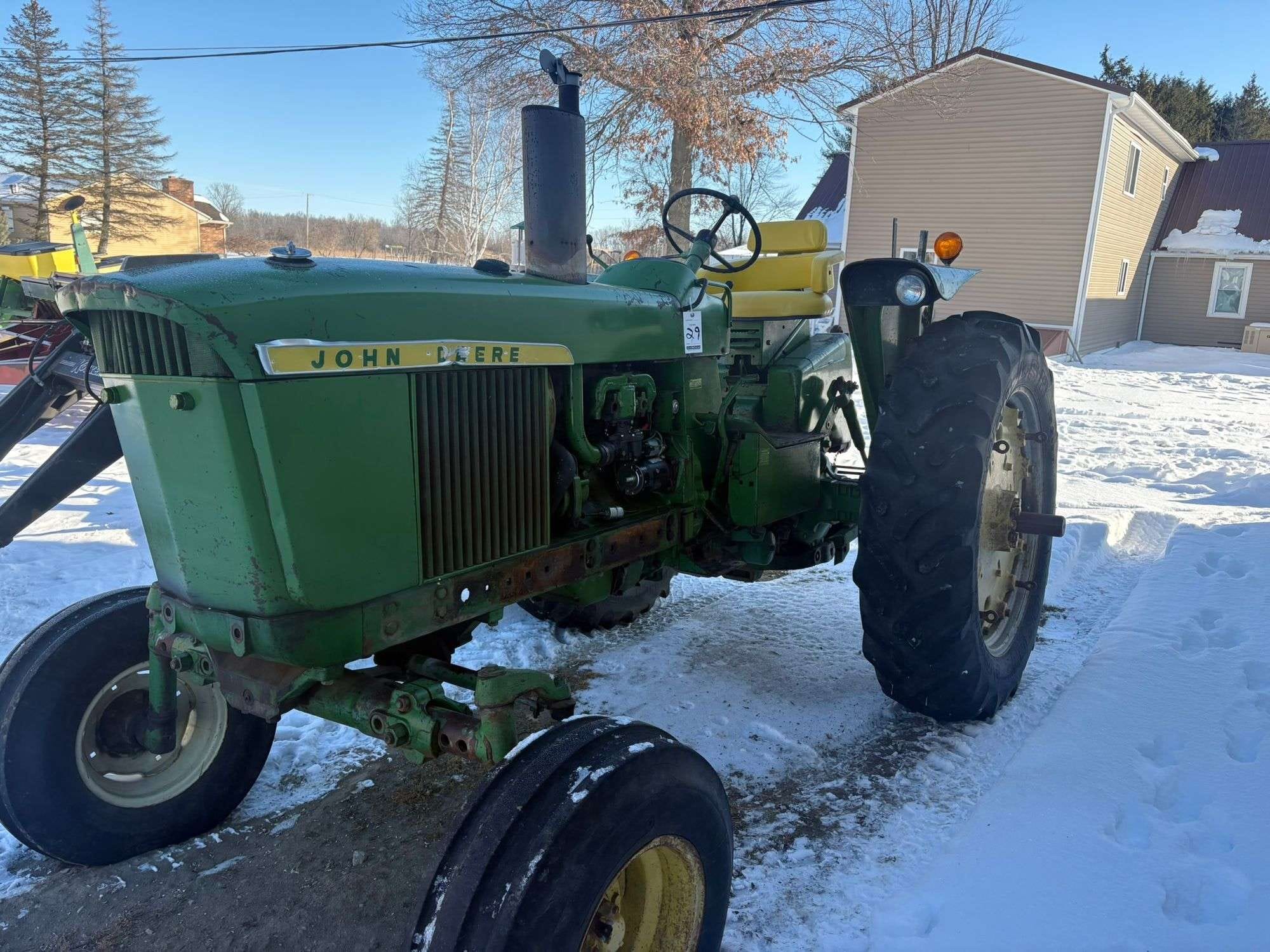 1972 John Deere 3020 Equipment Image0