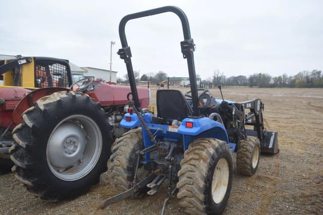 Image of New Holland TC21D equipment image 2