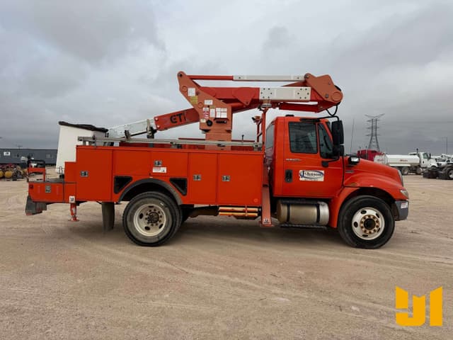 Image of International Durastar 4300 equipment image 3