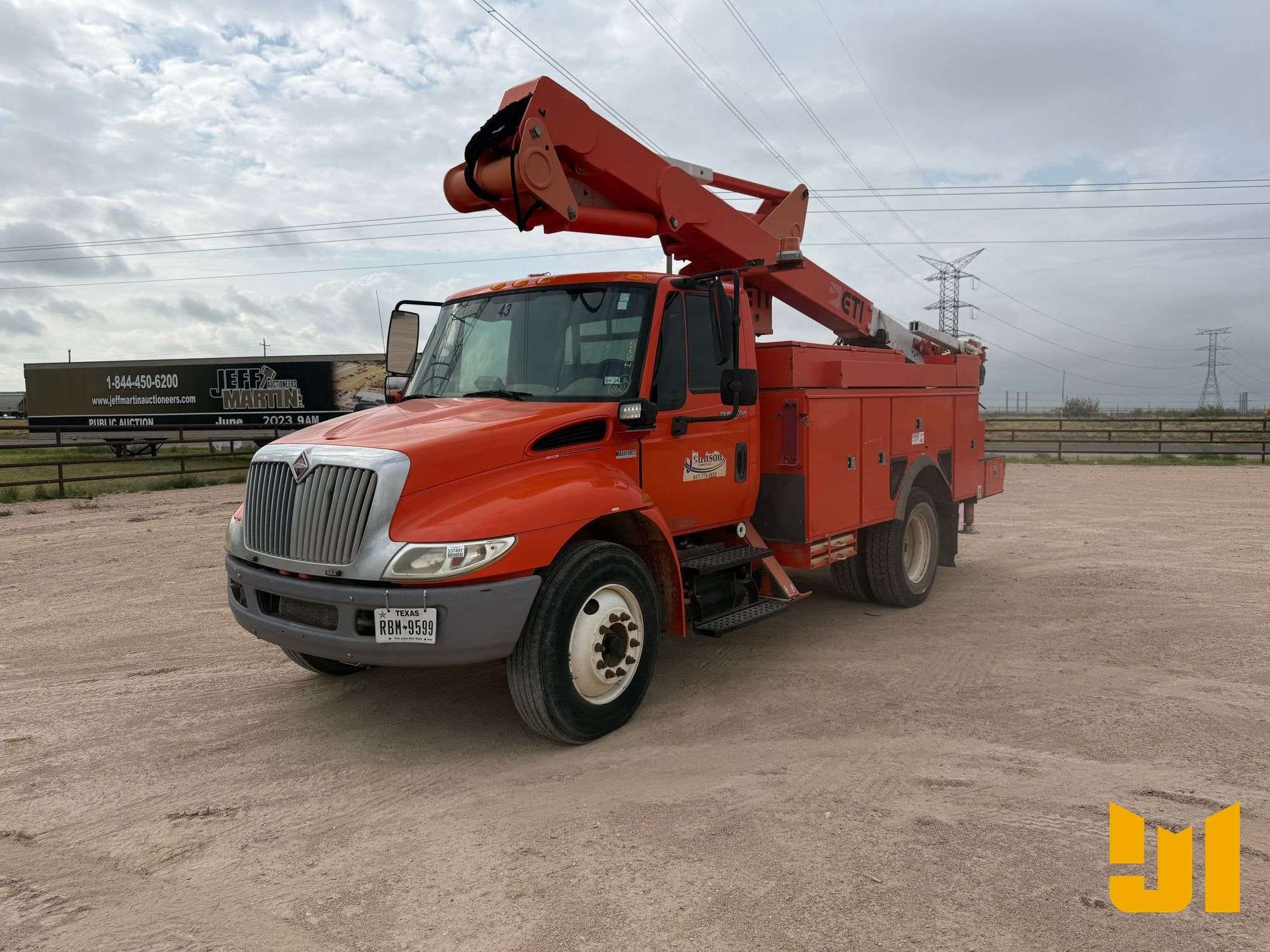 2015 International Durastar 4300 Equipment Image0