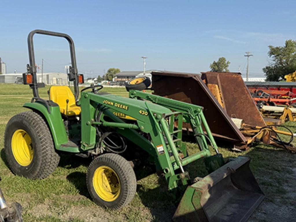 Image of John Deere 4400 Primary image