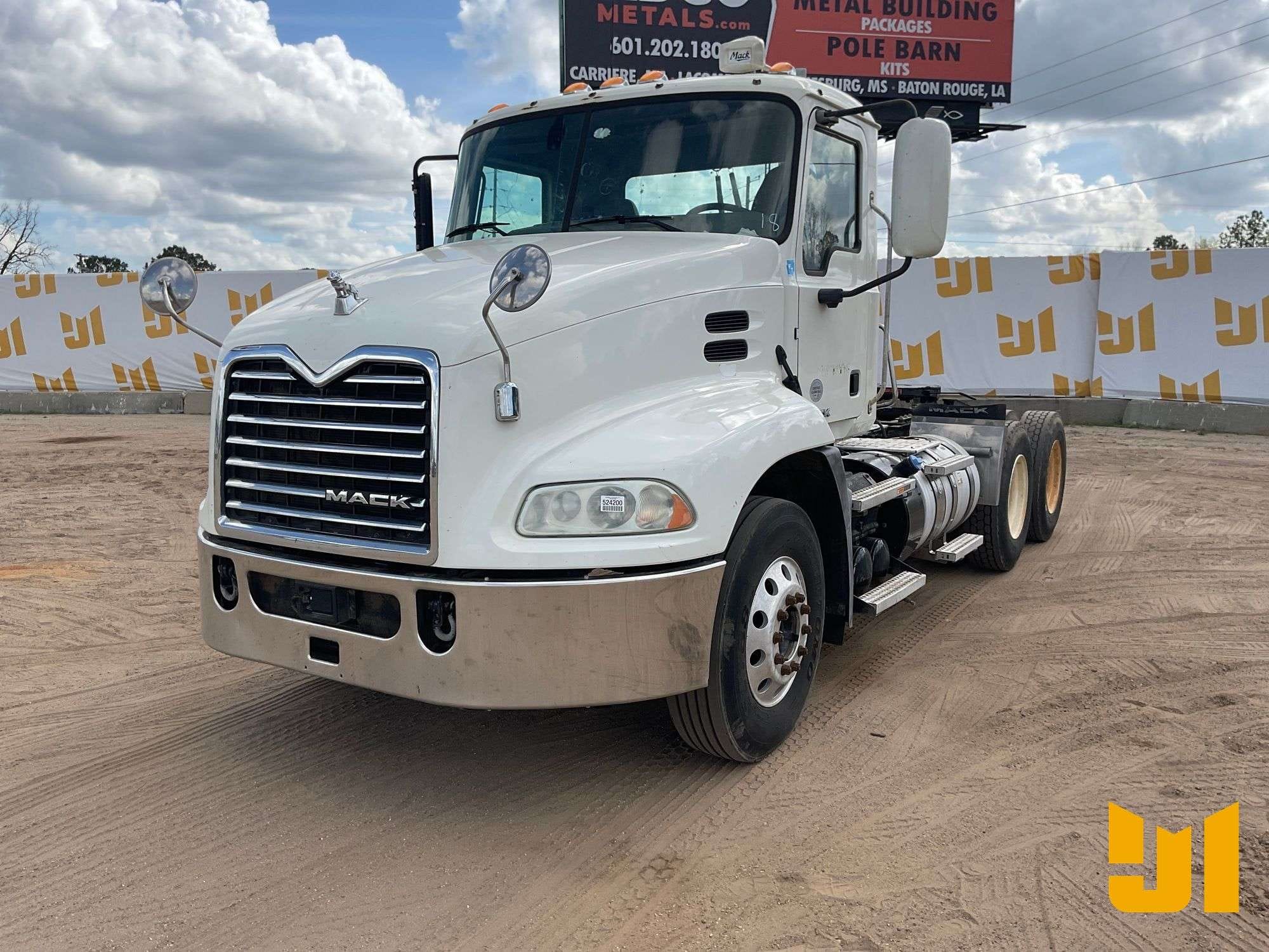 2018 Mack CXU Equipment Image0