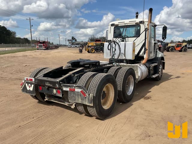 Image of Mack CXU equipment image 4