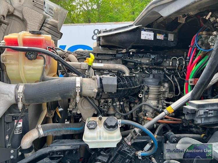 Main image Freightliner Cascadia 125 31