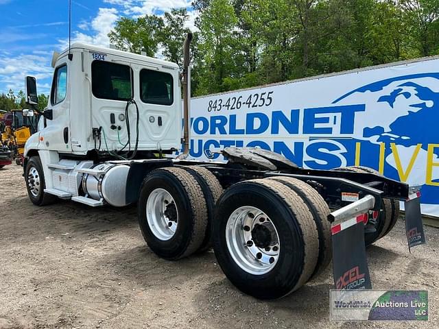 Thumbnail image Freightliner Cascadia 125 6