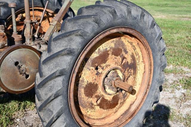 Image of John Deere B equipment image 1