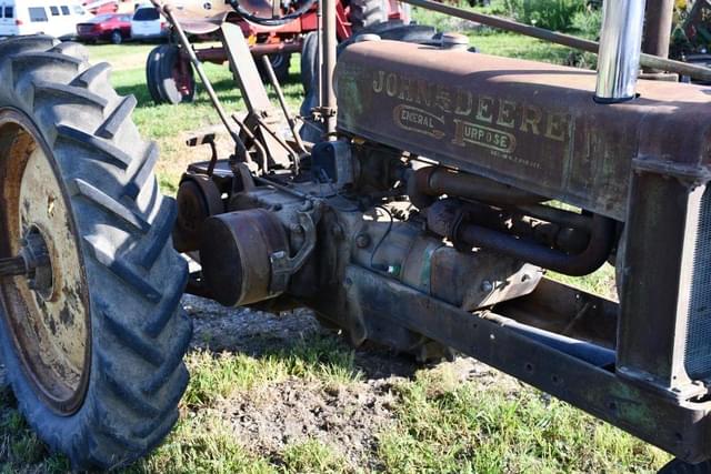 Image of John Deere B equipment image 4