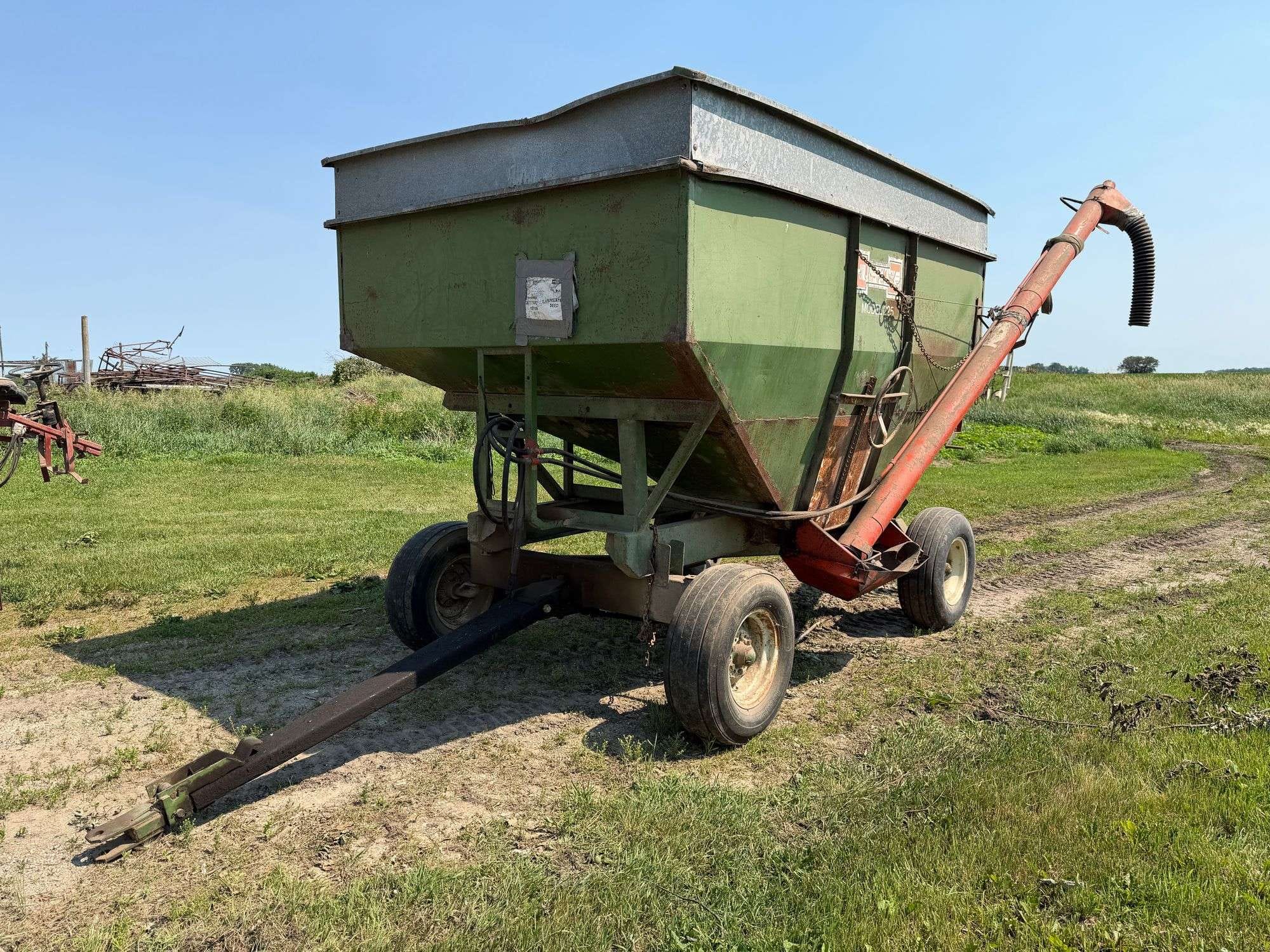 Huskee 225 Equipment Image0
