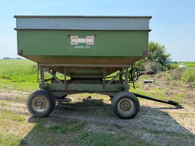 Image of Huskee 225 equipment image 1