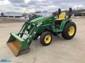 Main image John Deere 3320