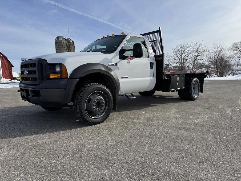 Image of Ford F-550 Primary image