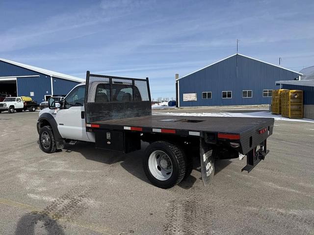 Image of Ford F-550 equipment image 3