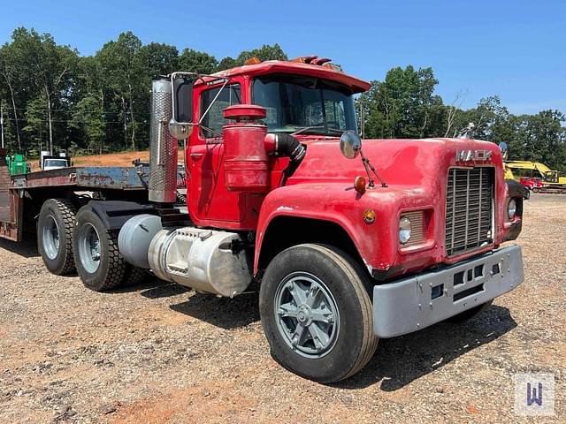 Image of Mack R686ST equipment image 2
