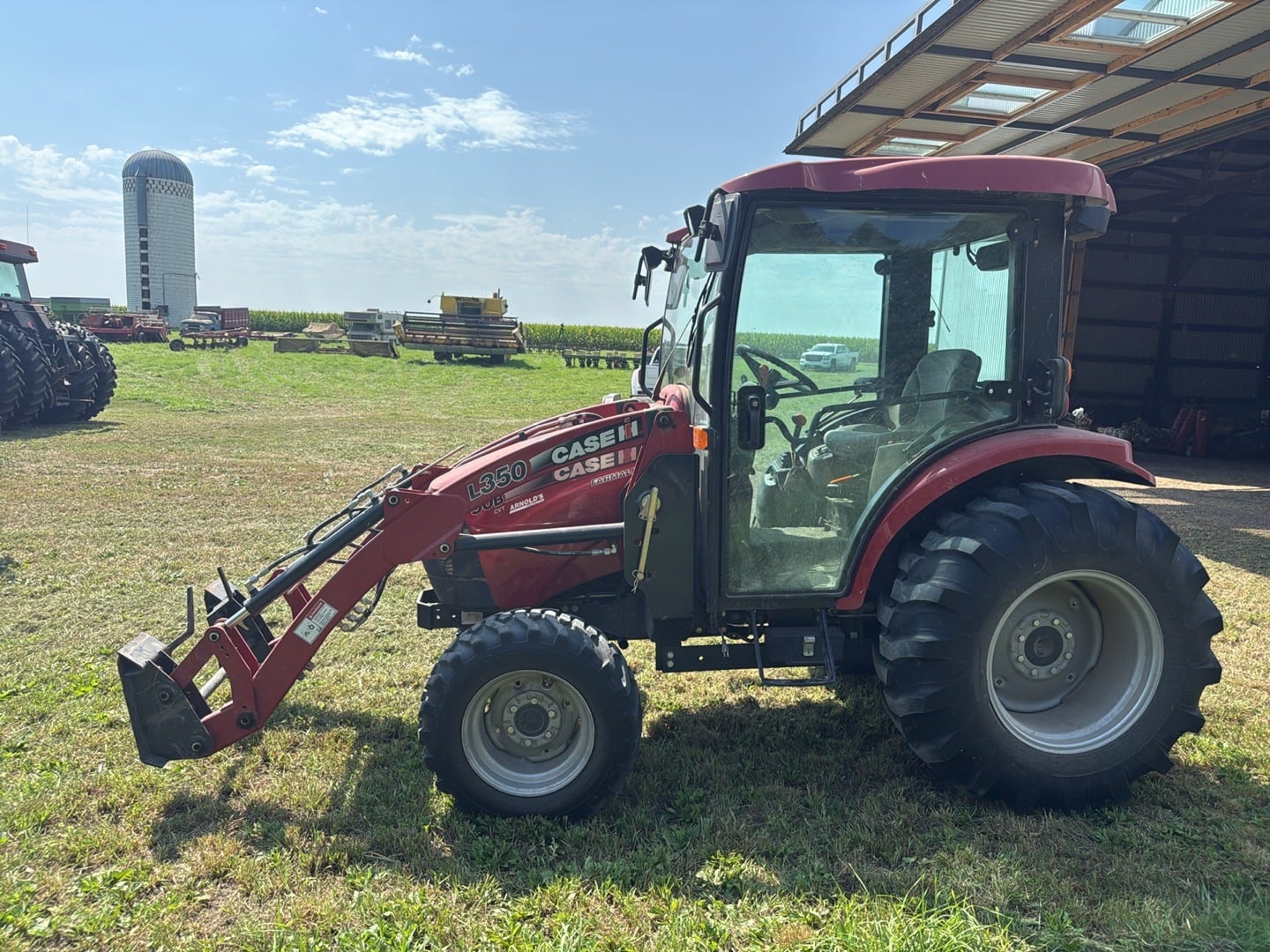 Case IH Farmall 50B Equipment Image0