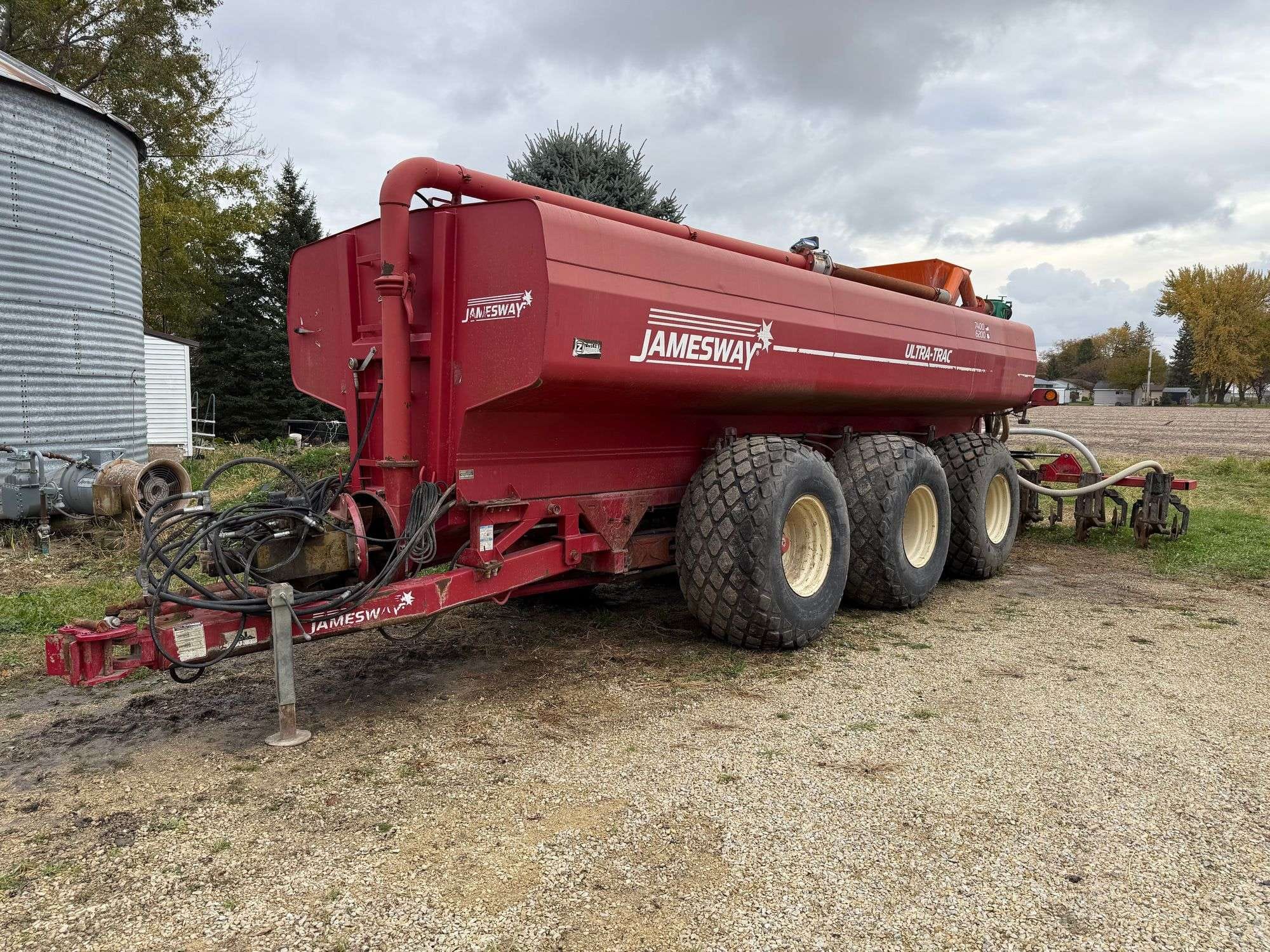 2003 Jamesway 7400 Equipment Image0