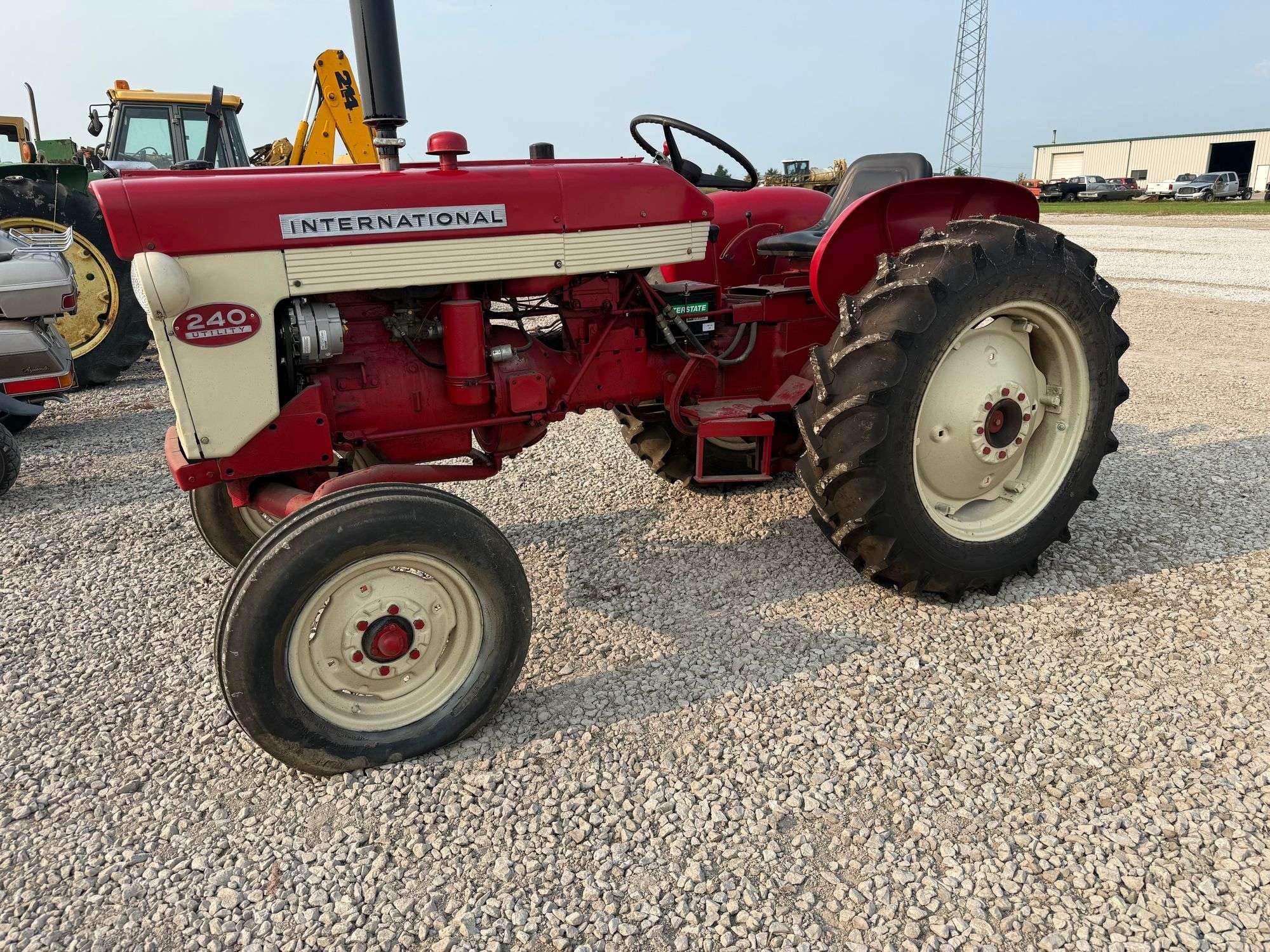 International Harvester 240 Equipment Image0