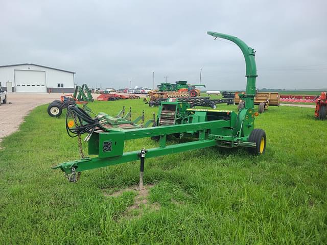 Image of John Deere 3950 equipment image 1