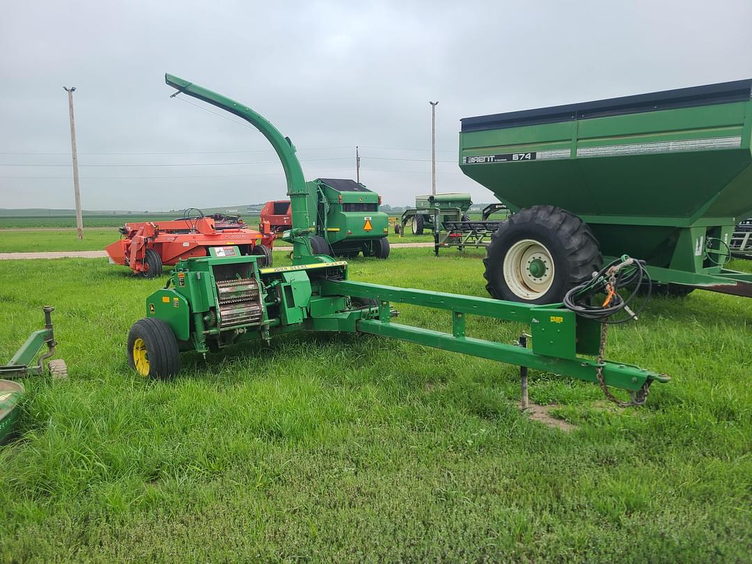 Image of John Deere 3950 Primary image