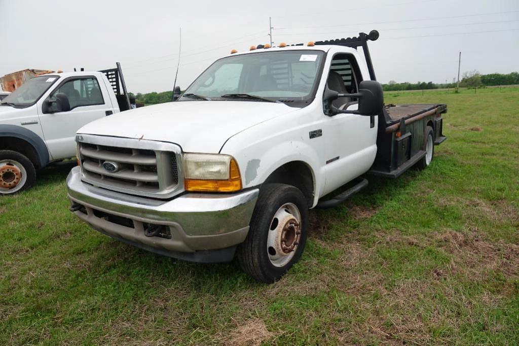 Image of Ford F-450 Primary image