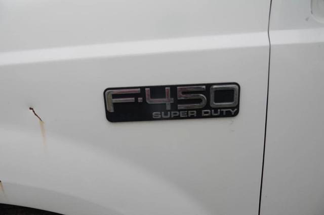 Image of Ford F-450 equipment image 1