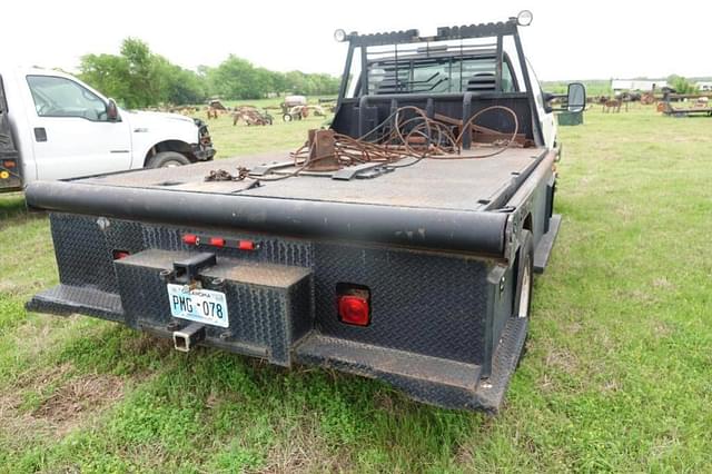 Image of Ford F-450 equipment image 4