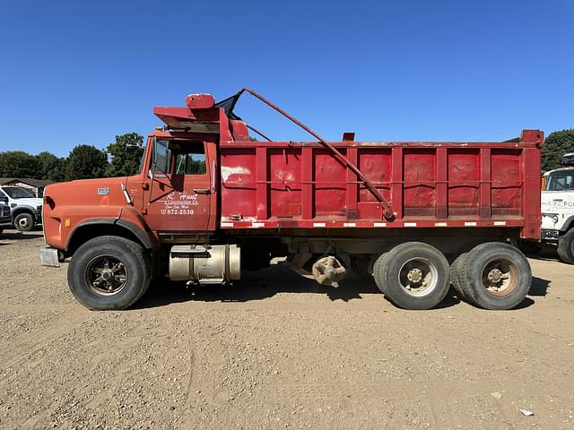 Image of Ford 9000 equipment image 1