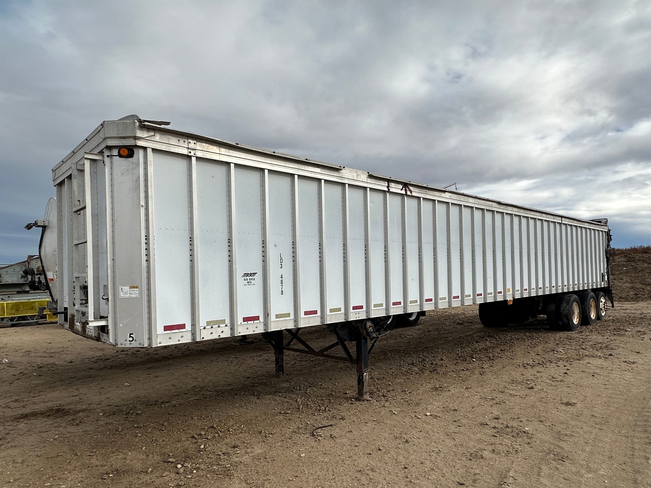 2002 Red River LD3-4678-45 Equipment Image0