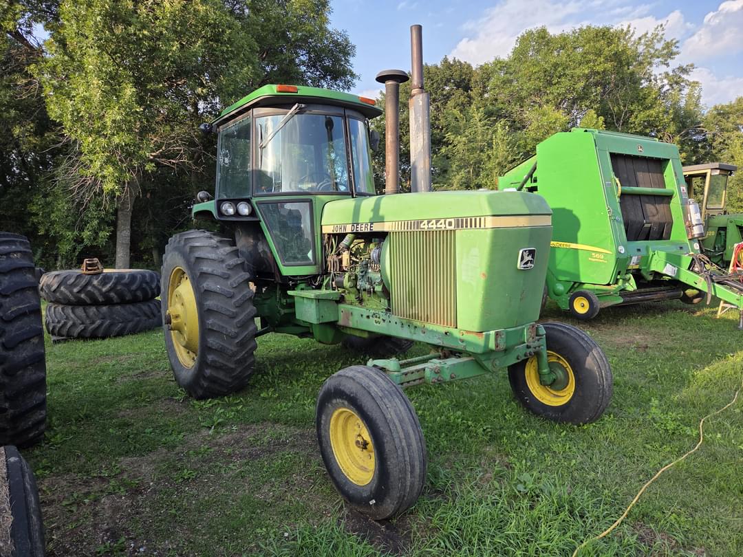 Image of John Deere 4440 Primary image