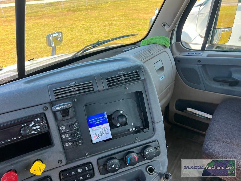 Main image Freightliner Cascadia 125 18