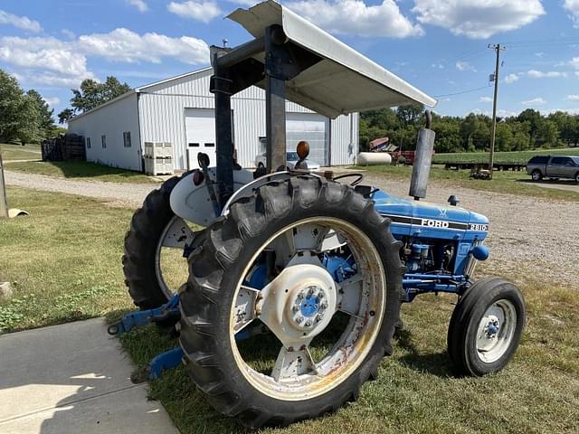 Image of Ford 2810 equipment image 4