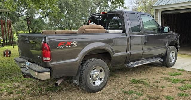 Image of Ford F-250 equipment image 1