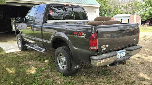 Image of Ford F-250 equipment image 2