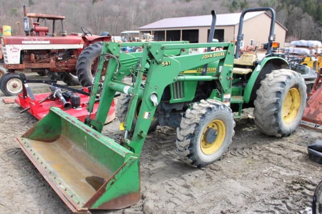 Image of John Deere 5210 equipment image 2
