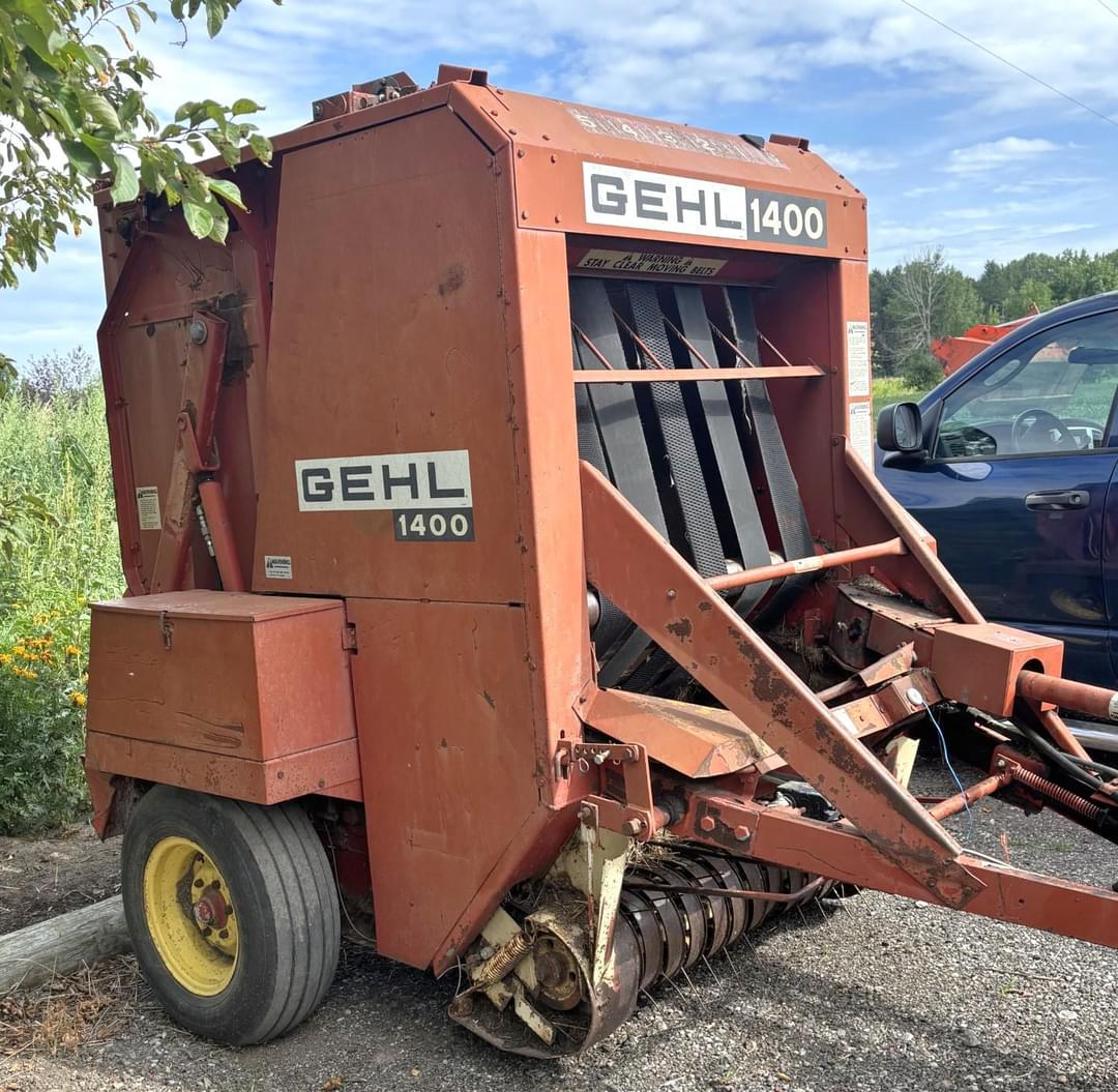 Image of Gehl 1400 Image 0