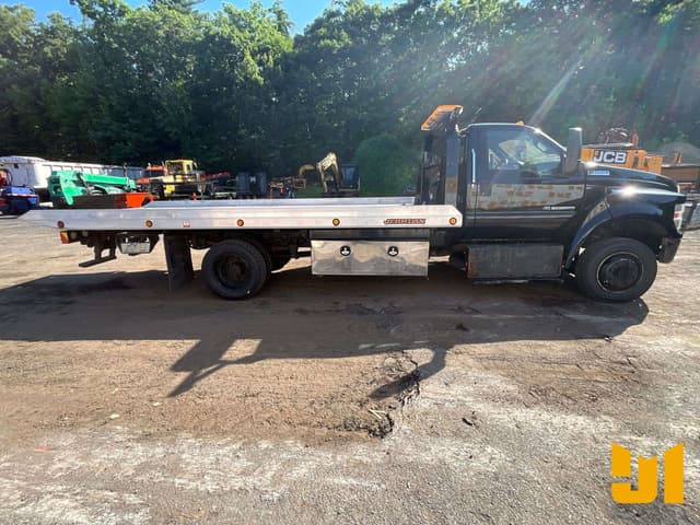 Image of Ford F-650 equipment image 3