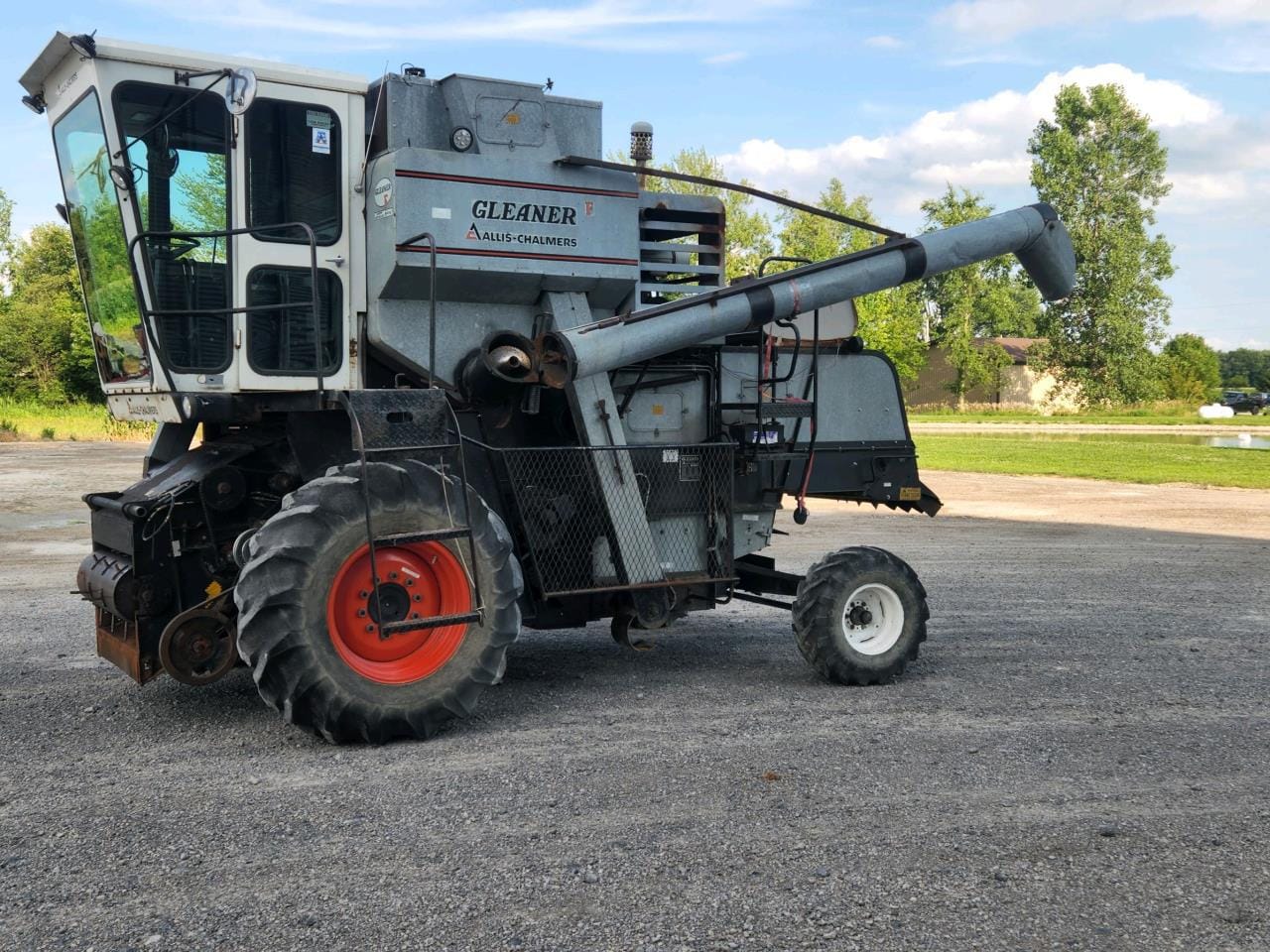 Main image Gleaner F