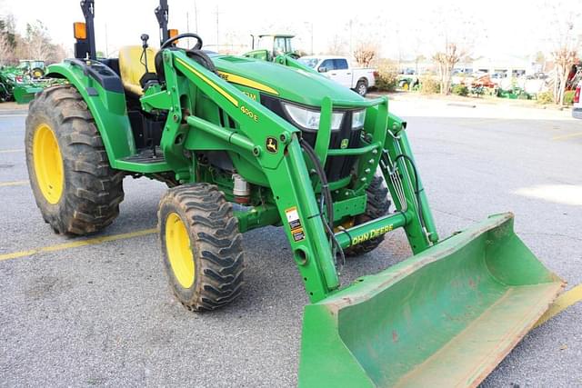 Image of John Deere 4052M equipment image 4