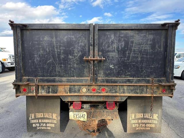 Image of Chevrolet 5500HD equipment image 3