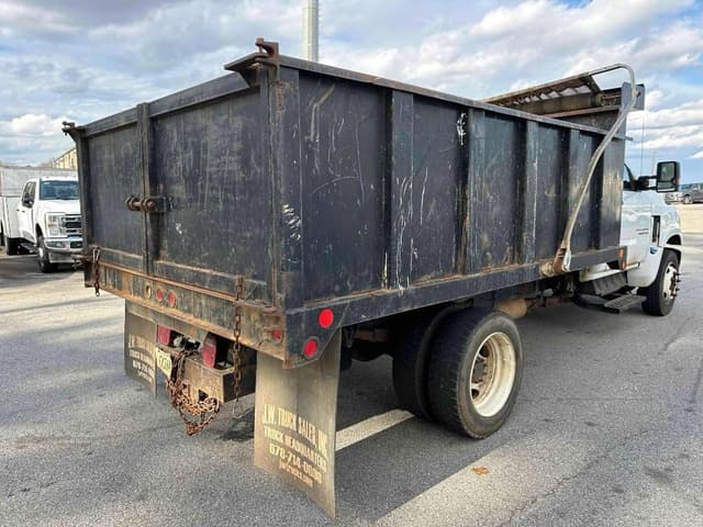 Image of Chevrolet 5500HD equipment image 4