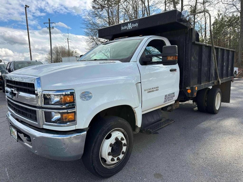 2020 Chevrolet 5500HD Equipment Image0
