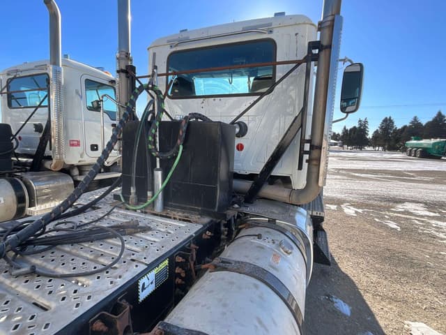 Image of Mack CXU613 equipment image 4
