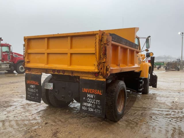 Image of Ford L9000 equipment image 4