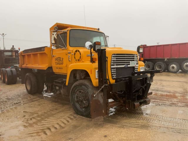 Image of Ford L9000 equipment image 3