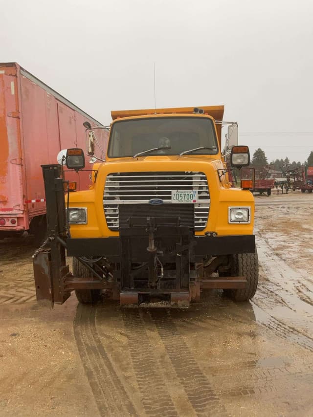 Image of Ford L9000 equipment image 2
