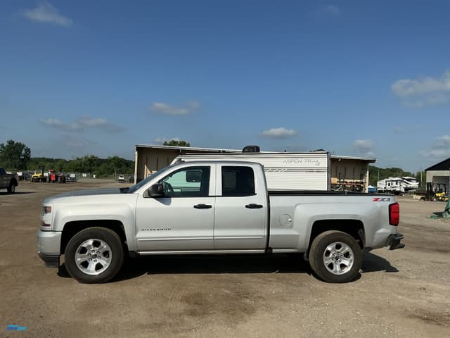 Image of Chevrolet 1500 equipment image 1