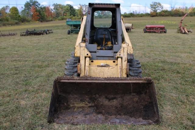 Image of Gehl 5625 equipment image 2