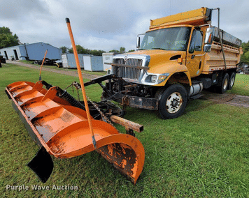 Main image International 7400