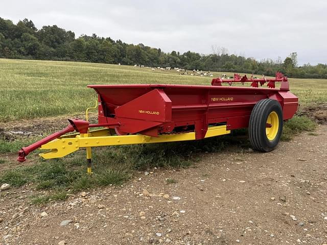 Image of New Holland 520 equipment image 1