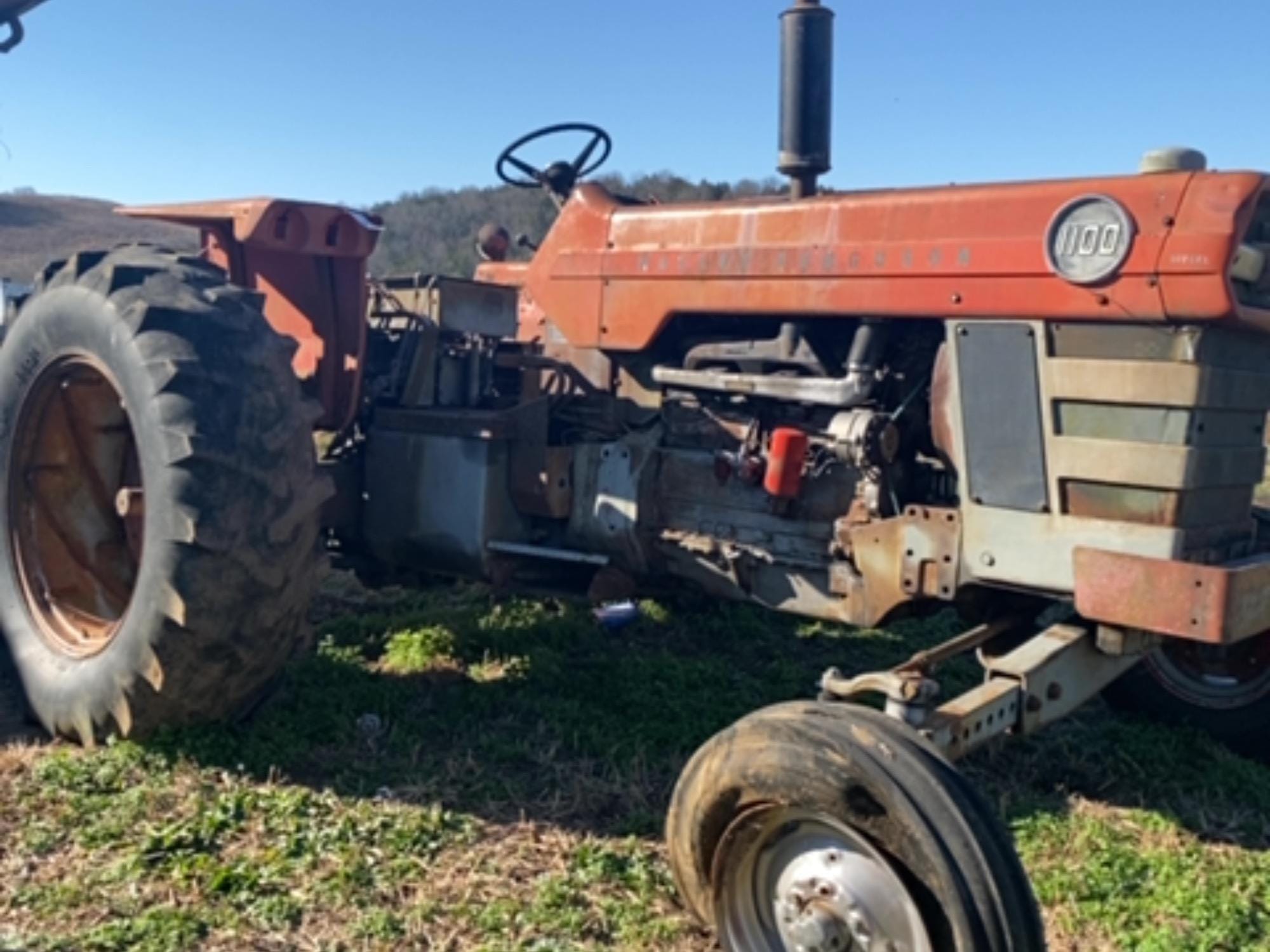 Main image Massey Ferguson 1100